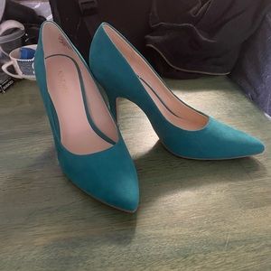 Nine West turquoise suede-like pumps size 8